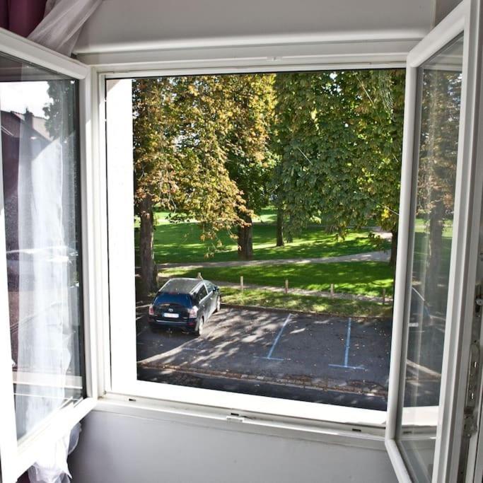 Gite 65 M2 200 M Gare T-G-V 400 M Centre-Ville Grand Parking 250 Places Gratuit Face Au Logement Arras Exterior foto