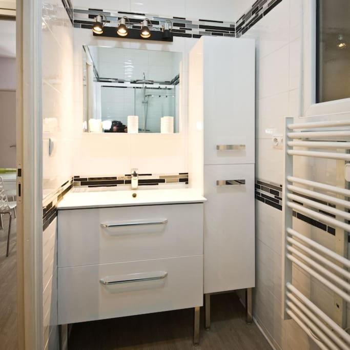 Gite 65 M2 200 M Gare T-G-V 400 M Centre-Ville Grand Parking 250 Places Gratuit Face Au Logement Arras Exterior foto