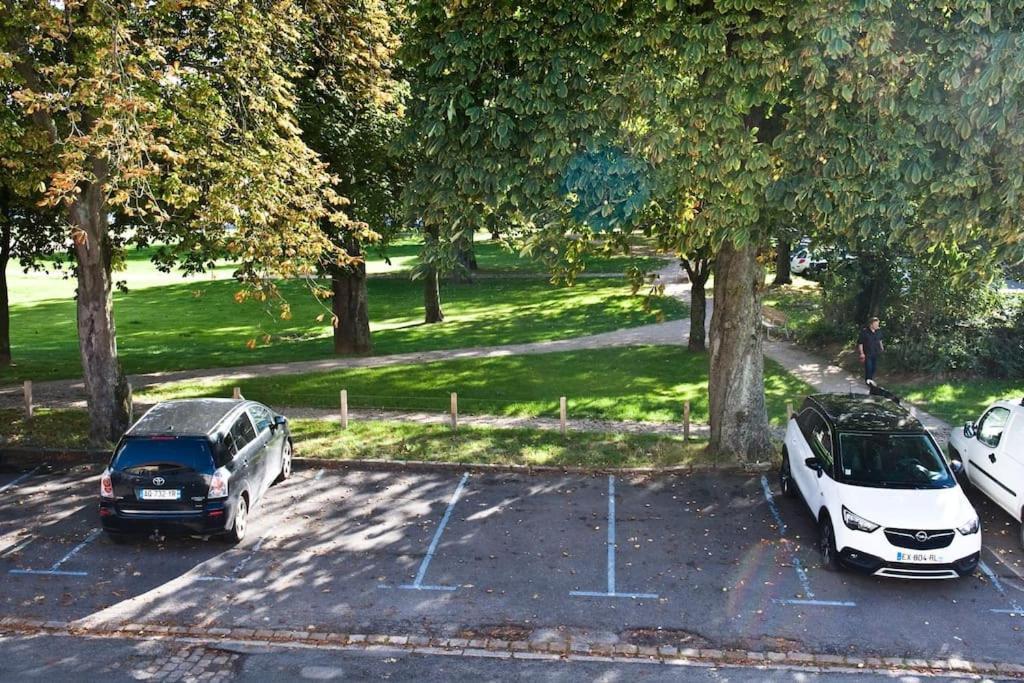 Gite 65 M2 200 M Gare T-G-V 400 M Centre-Ville Grand Parking 250 Places Gratuit Face Au Logement Arras Exterior foto