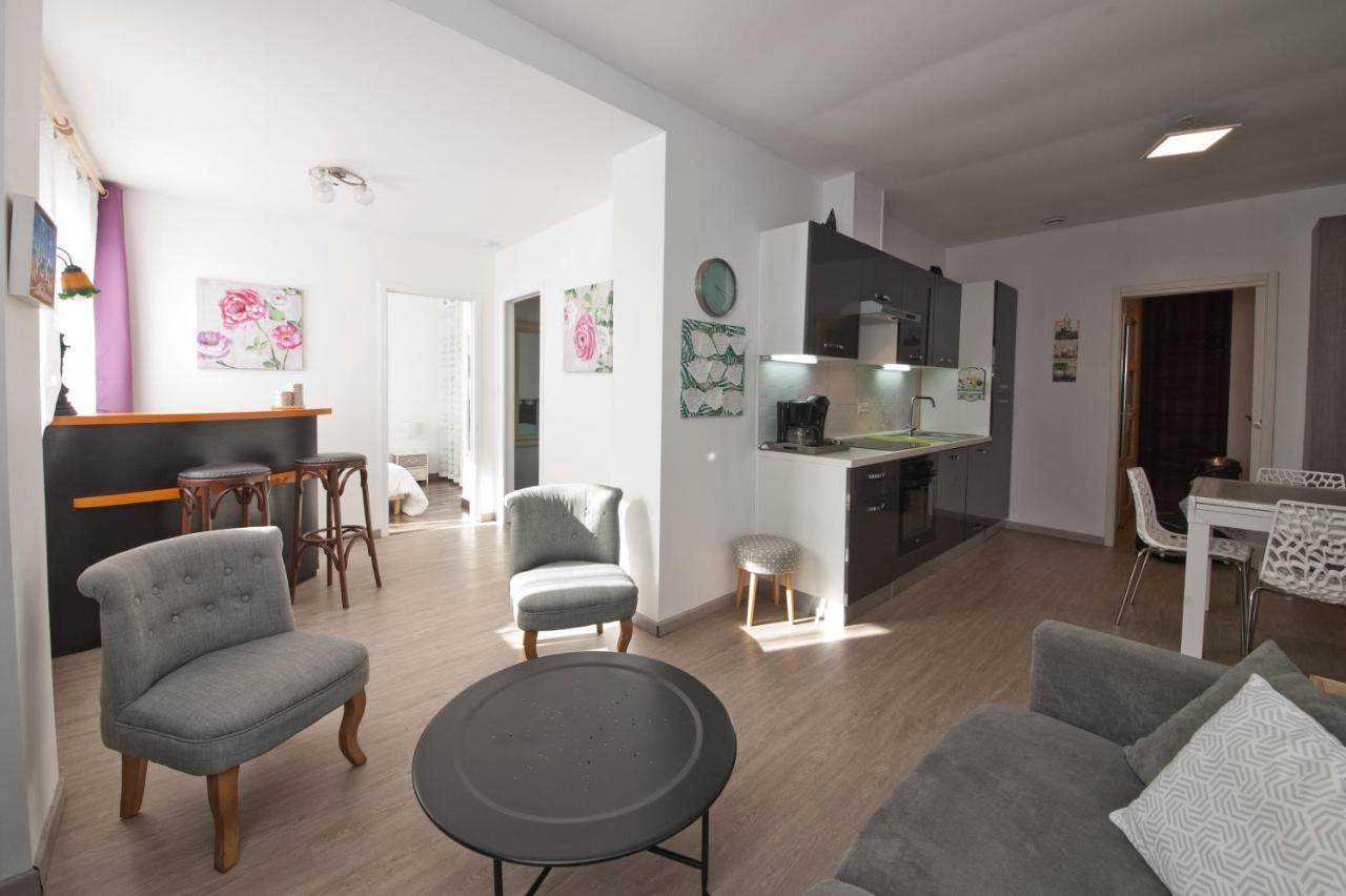 Gite 65 M2 200 M Gare T-G-V 400 M Centre-Ville Grand Parking 250 Places Gratuit Face Au Logement Arras Exterior foto