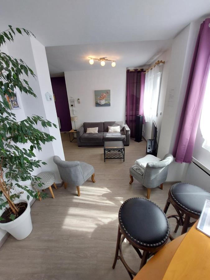 Gite 65 M2 200 M Gare T-G-V 400 M Centre-Ville Grand Parking 250 Places Gratuit Face Au Logement Arras Exterior foto
